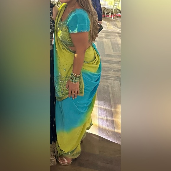 Indian saree/sari (pure crepe georgette fabric). Ombre green-blue.Blouse size: 8 - Picture 12 of 12